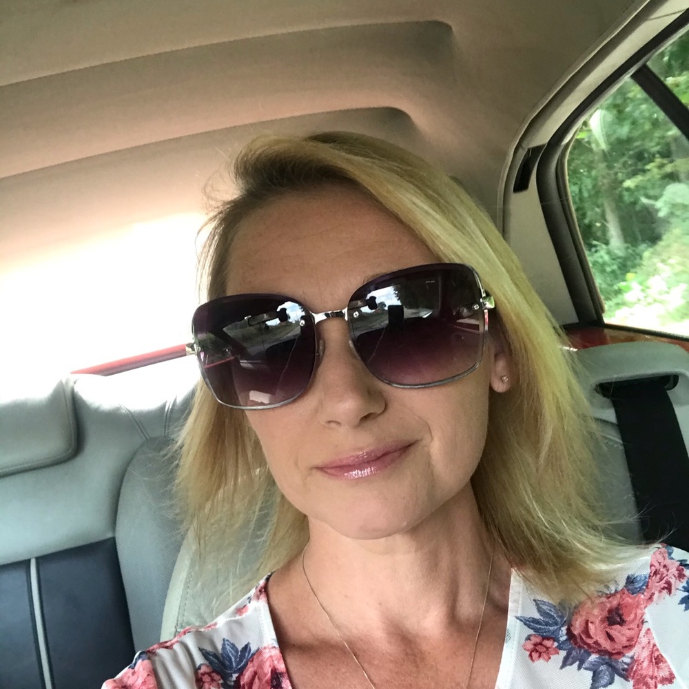 Meet your Posher, Valerie